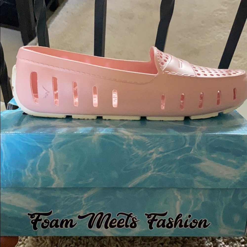 Floafers pink loafers size 7